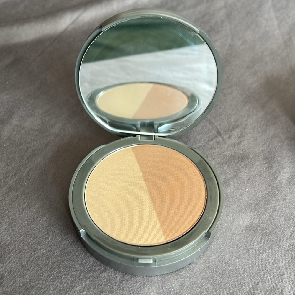 New Cargo Hybrid Touch Up Powder 2 in 1 Bronzer - Picture 6 of 7